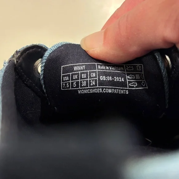 Vionic winny denim shoes size 7.5 - Picture 2 of 8